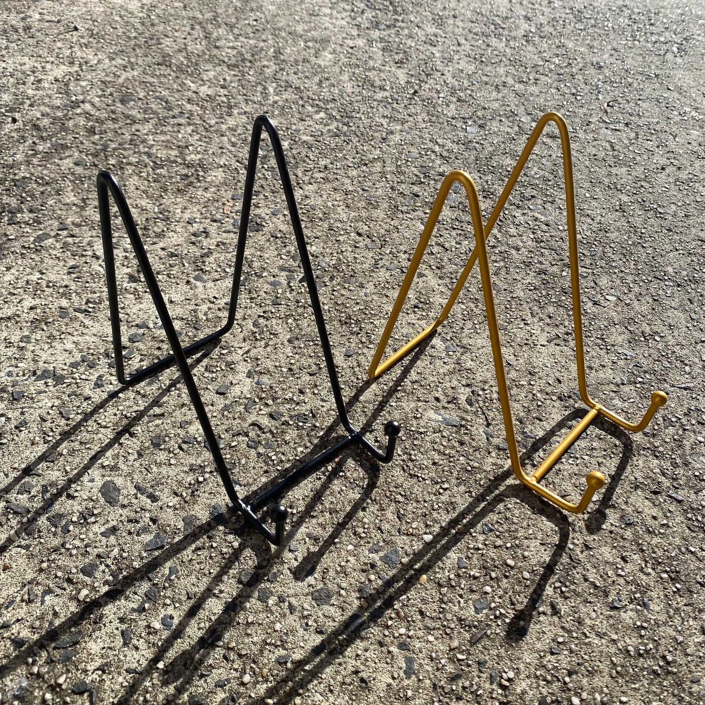 Iron Plate Stand - Gold